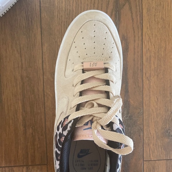 Cheeta Air Force 1 - Picture 3 of 6